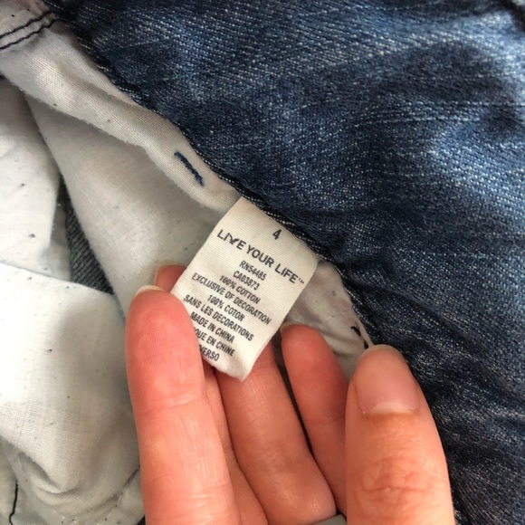 American Eagle Bermuda Shorts - Picture 3 of 5